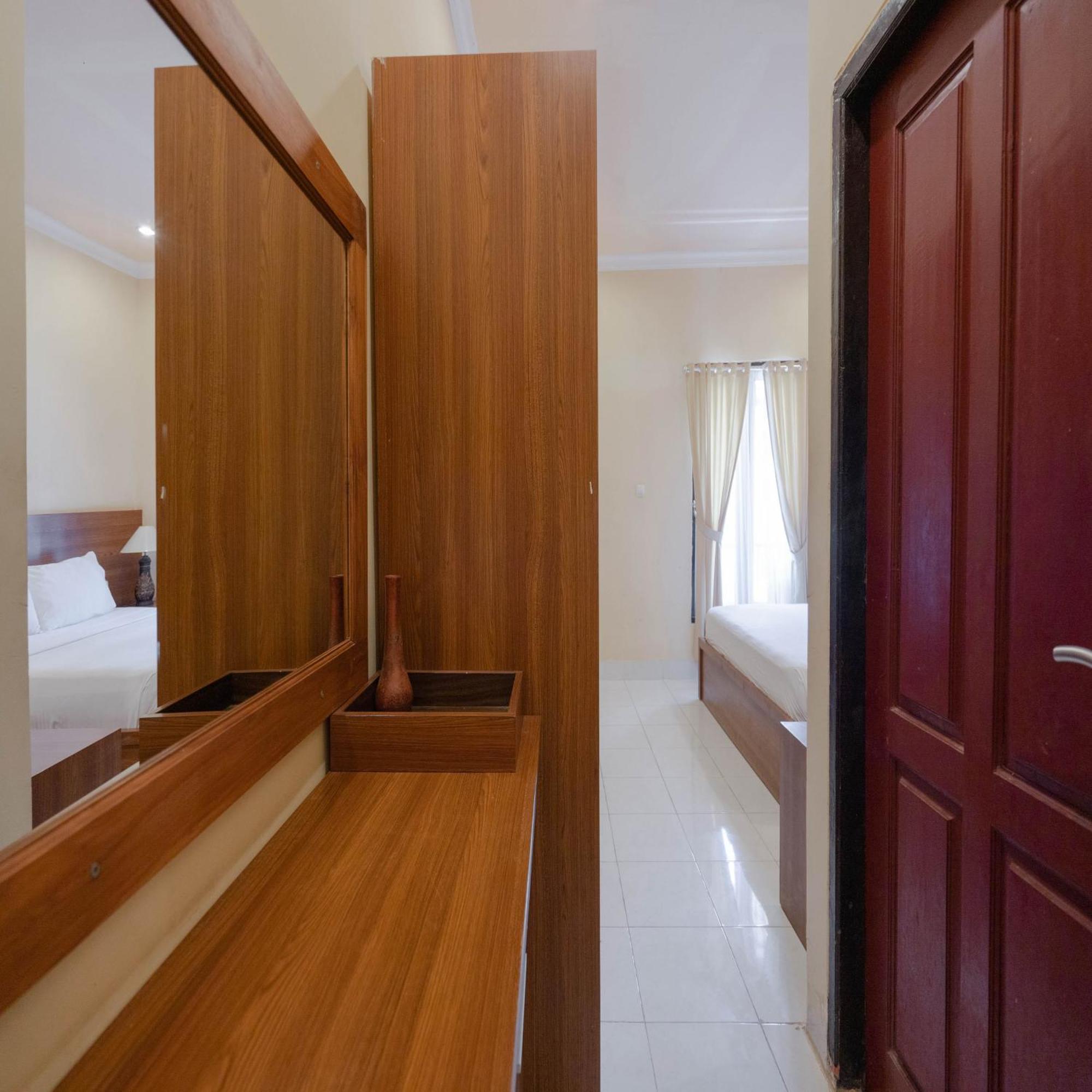 Urbanview My Home One Gili Trawangan Exterior photo