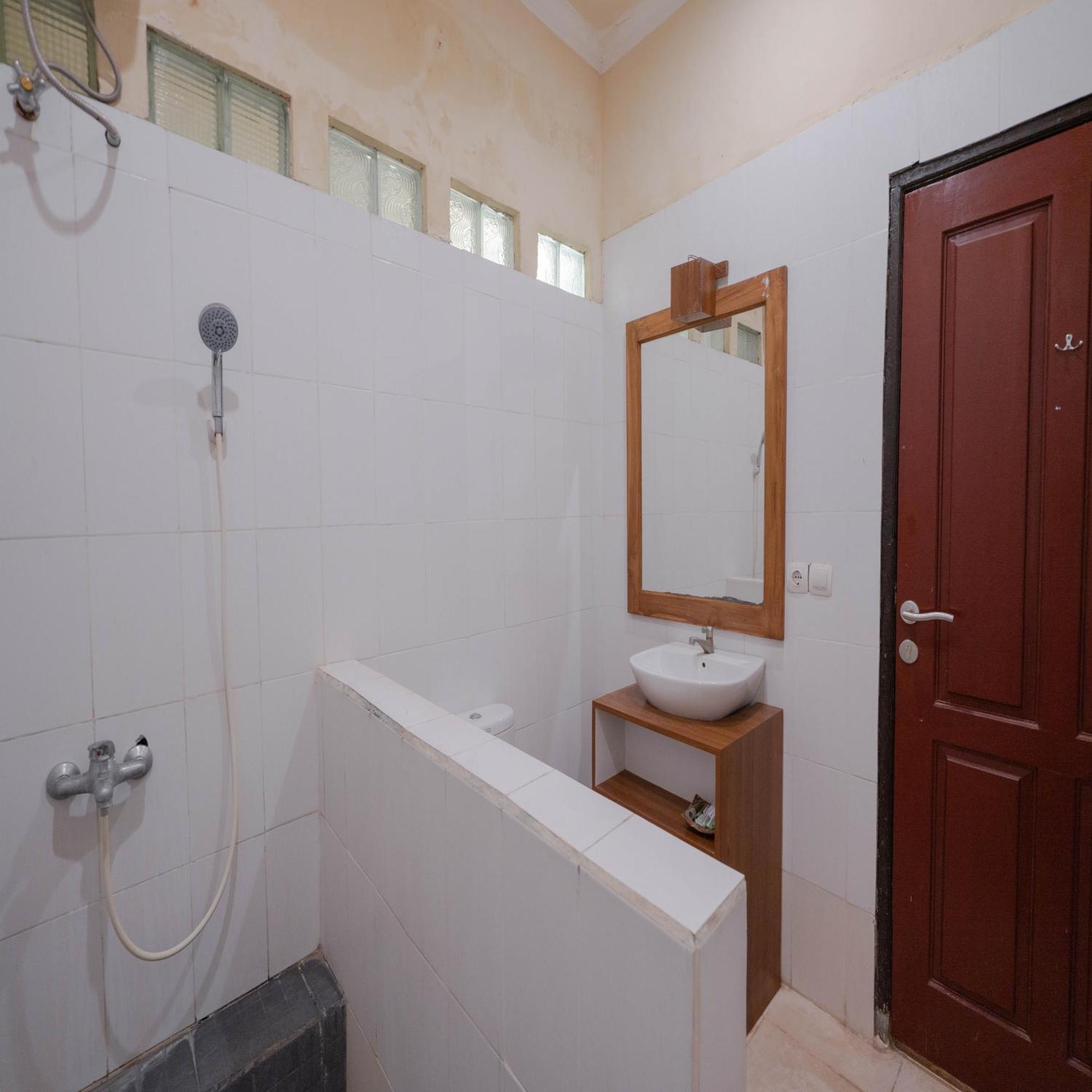 Urbanview My Home One Gili Trawangan Exterior photo