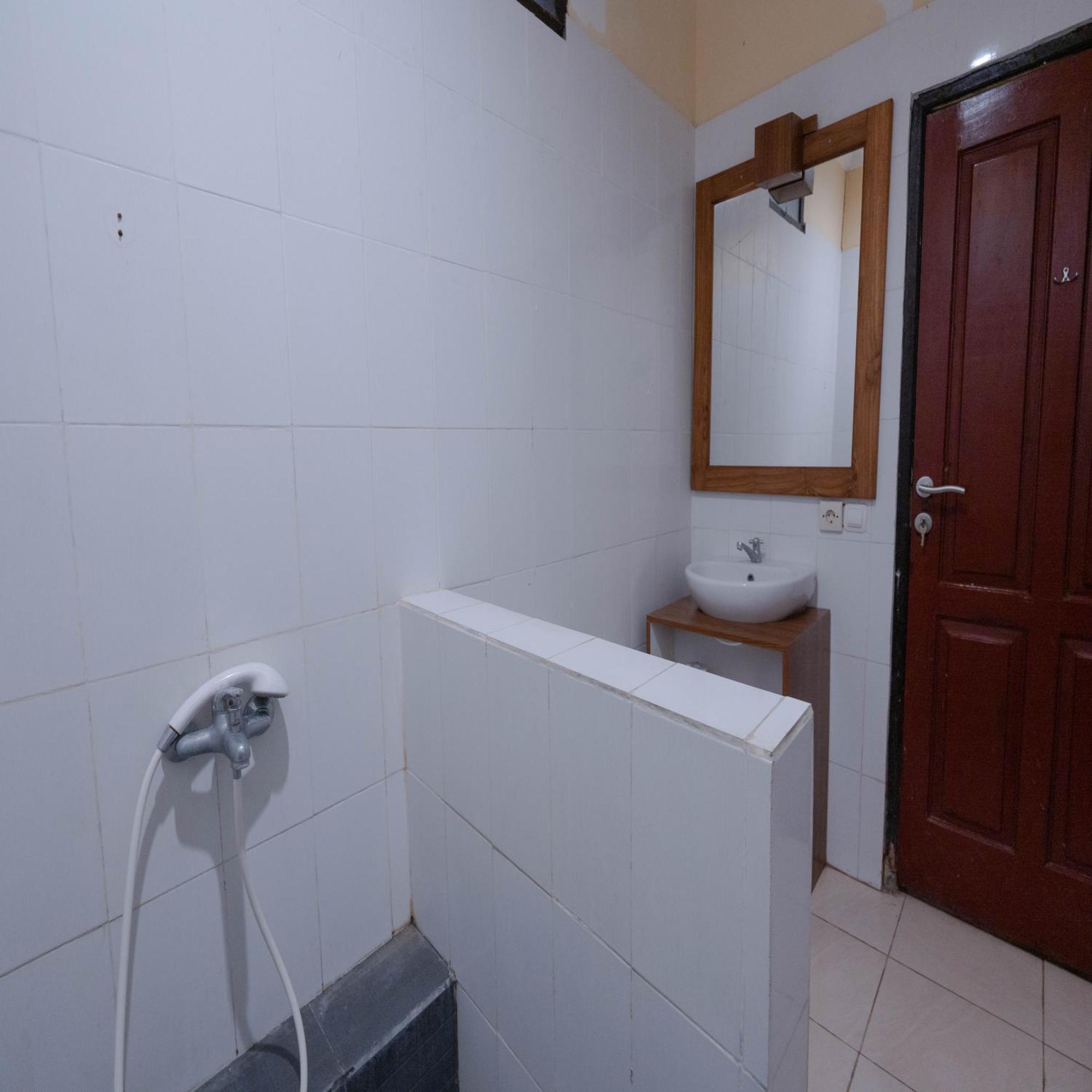 Urbanview My Home One Gili Trawangan Exterior photo