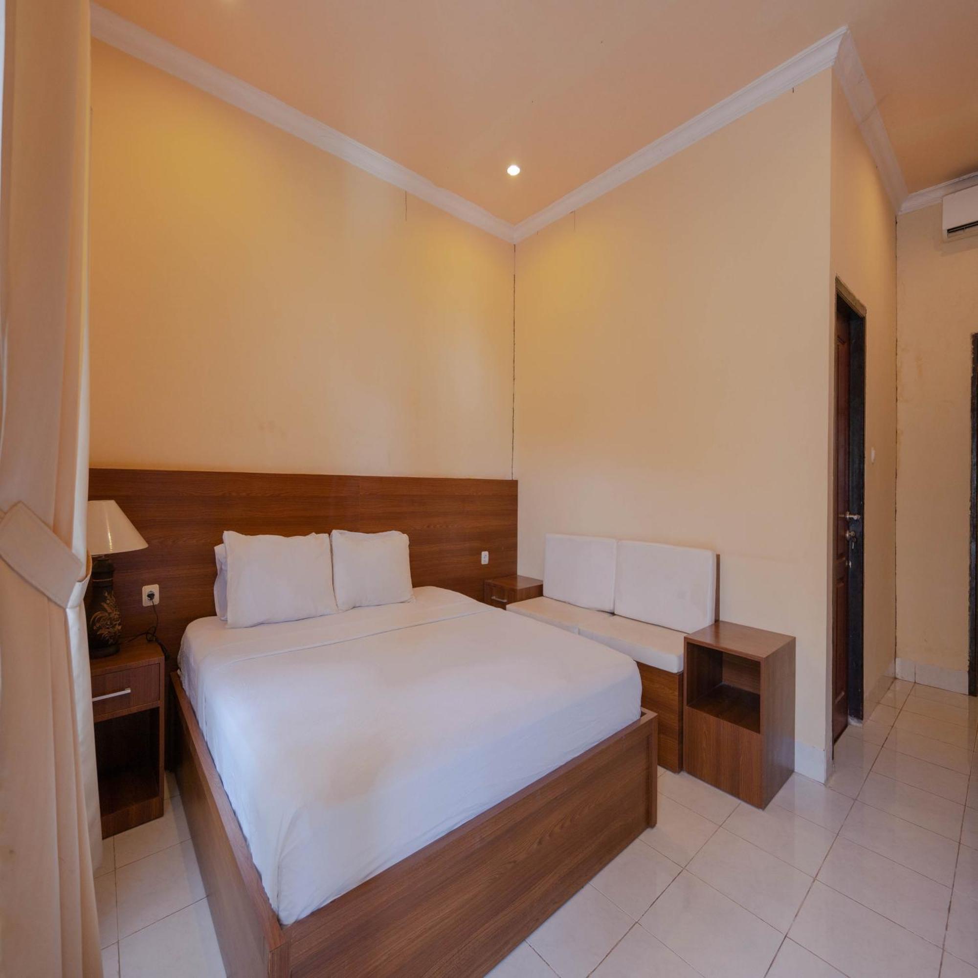 Urbanview My Home One Gili Trawangan Exterior photo